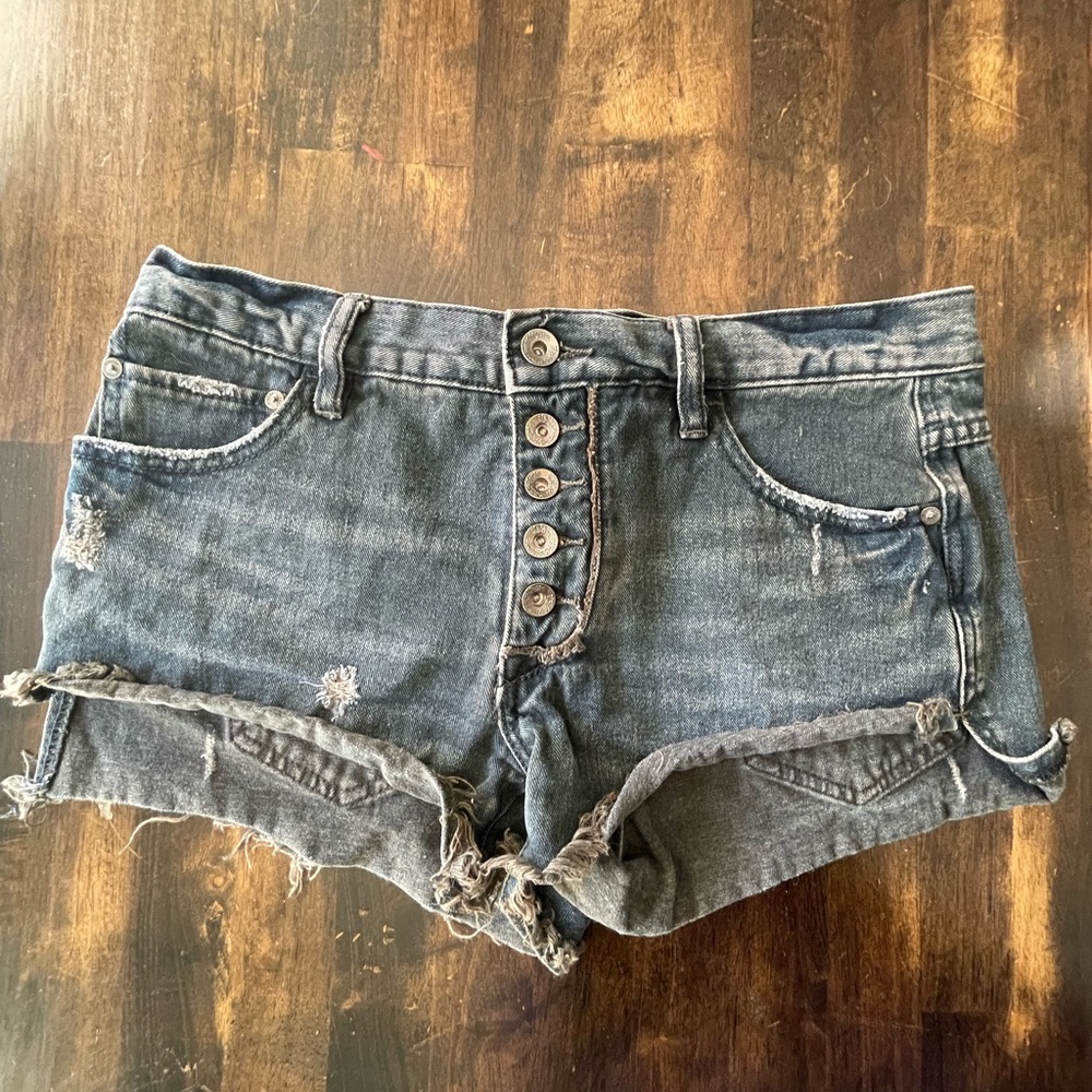Free People denim shorts / size 26